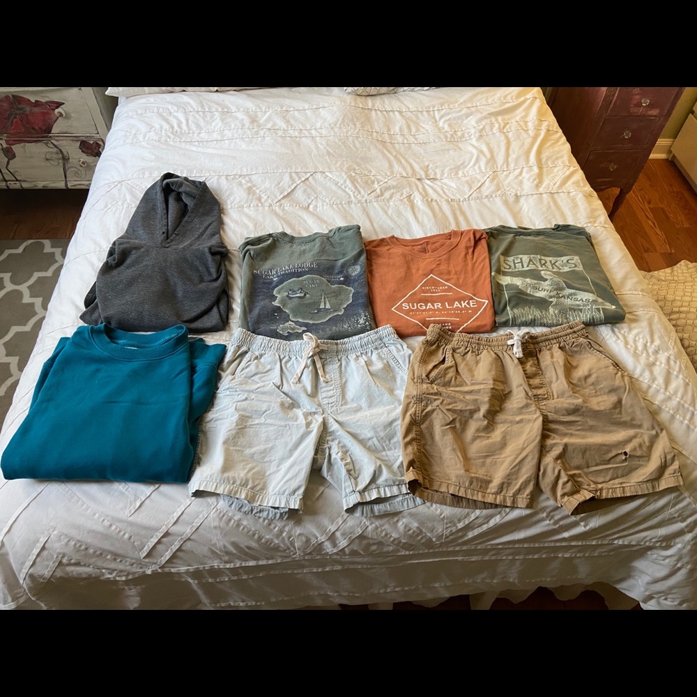 Mixed lot of Men’s Clothing Size: S/M